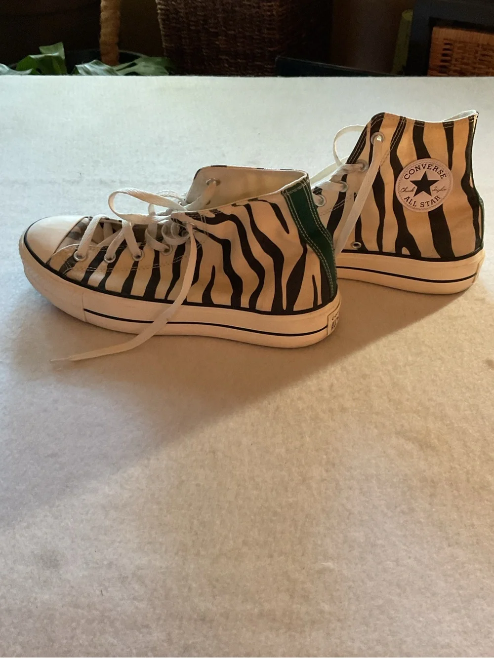 Converse High-Top Zebra Stripe Sneakers - Black & White size - 10.5 - Picture 6 of 10